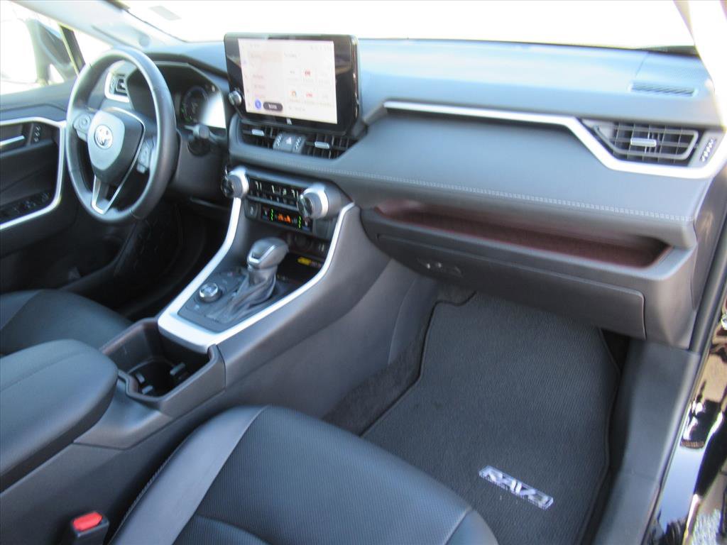 Used 2024 Toyota RAV4 Limited image 12