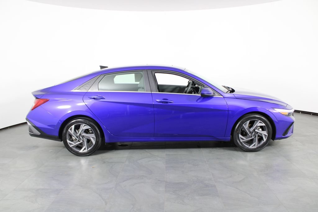 Certified 2024 Hyundai Elantra SEL w/ Convenience Package FWD image 12