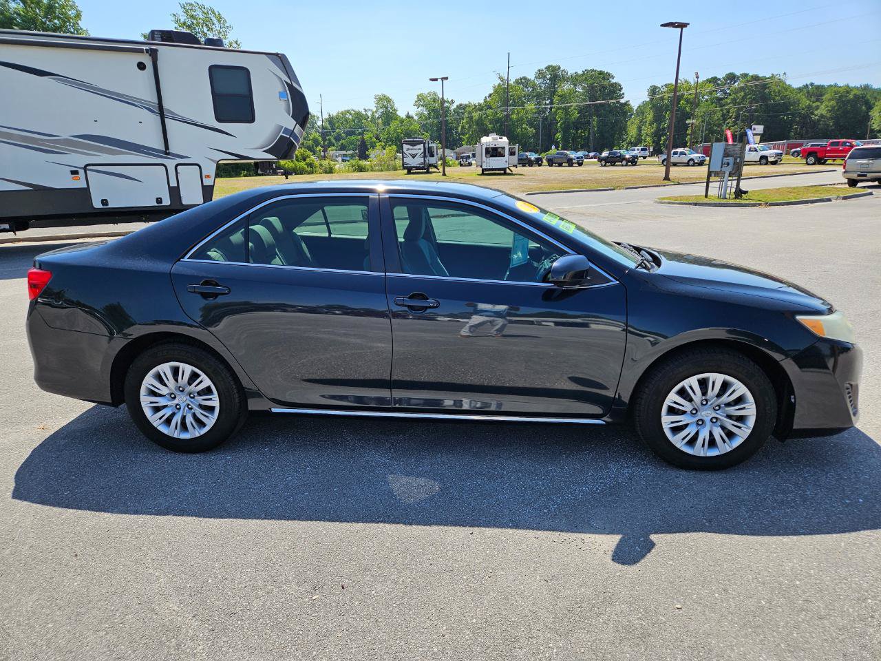 Used 2012 Toyota Camry LE FWD image 7
