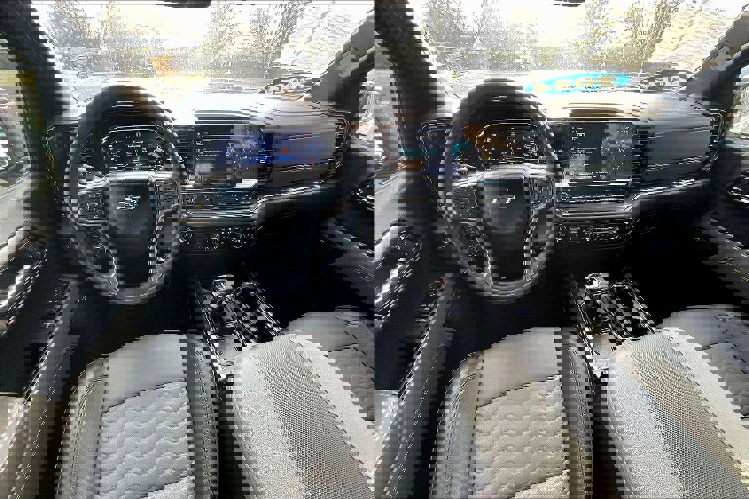 Used 2024 Chevrolet Silverado 1500 ZR2 w/ Technology Package AWD/4WD image 16