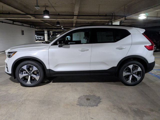 New 2026 Volvo XC40 B5 Plus w/ Protection Package Premier AWD/4WD image 6