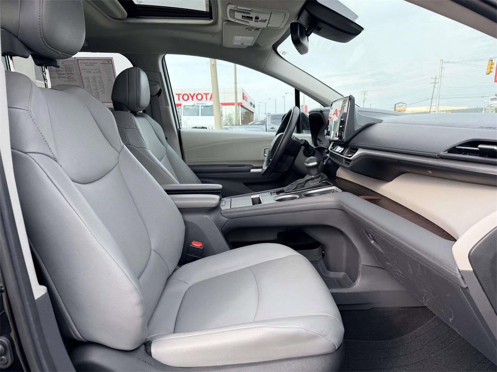 Certified 2024 Toyota Sienna XLE image 12