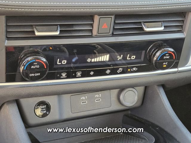 Used 2025 Nissan Rogue SV FWD image 28