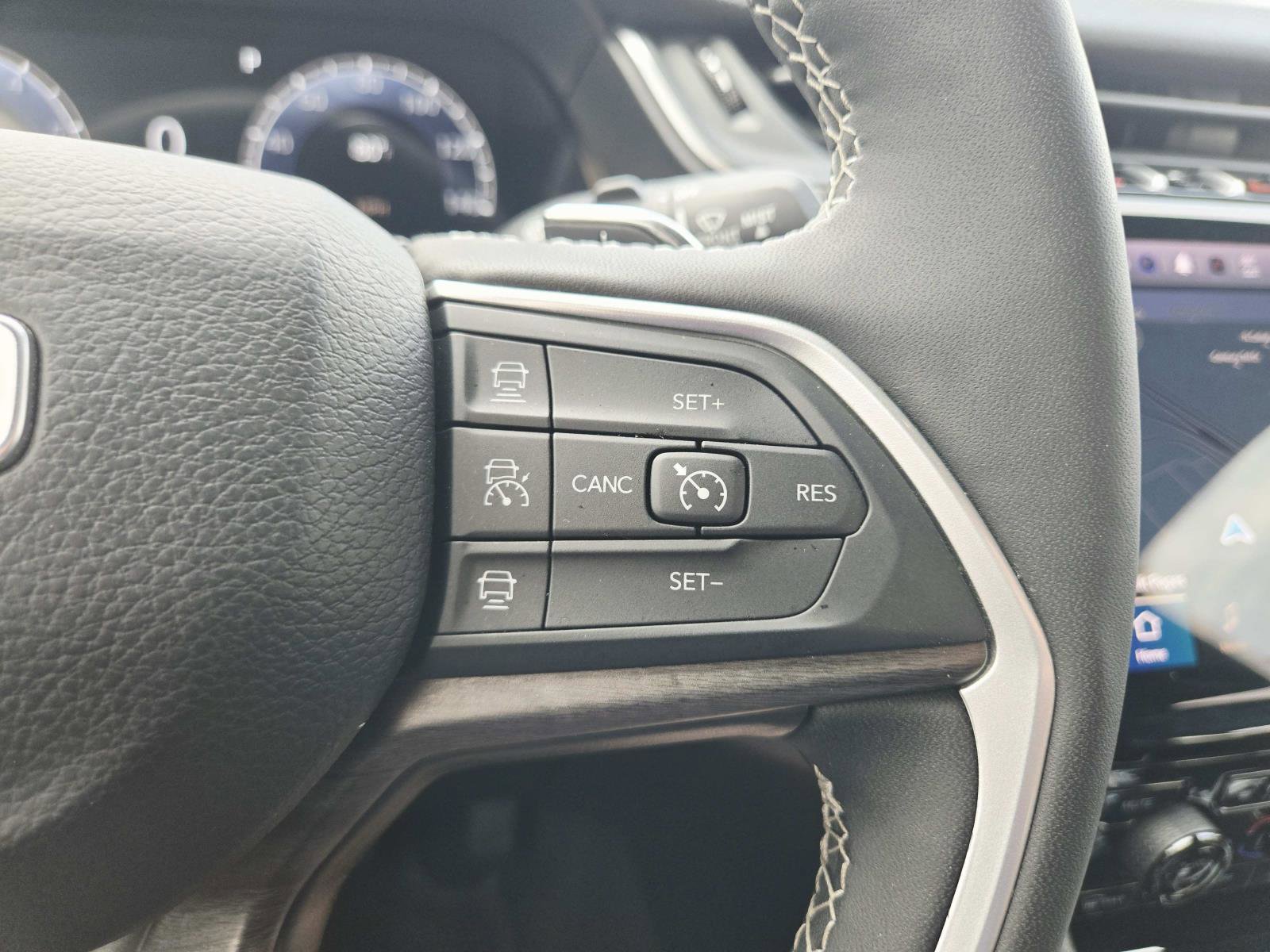 Used 2024 Jeep Grand Cherokee Limited w/ Black Appearance Package image 23
