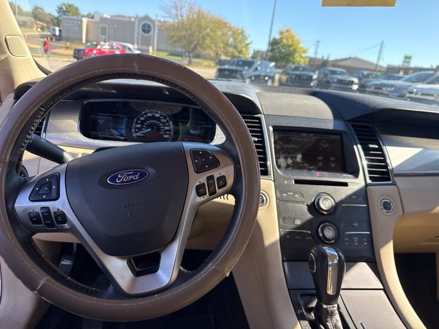 Used 2015 Ford Taurus SEL w/ Equipment Group 201A FWD image 25