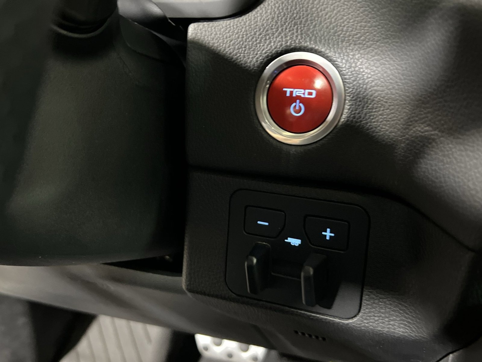 Used 2023 Toyota Tundra Limited image 33