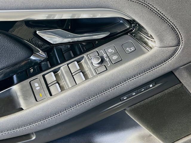Used 2020 Land Rover Range Rover Evoque SE image 12