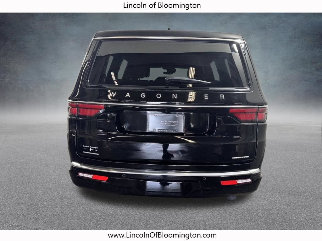 Used 2023 Jeep Wagoneer Series III w/ Preferred Equipment Group AWD/4WD image 5