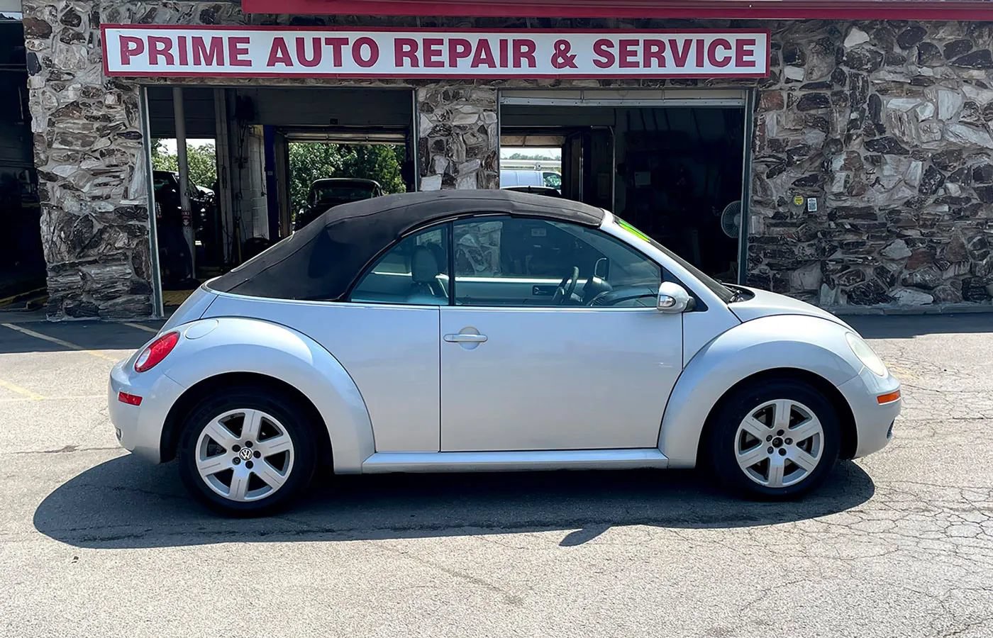 Used 2007 Volkswagen Beetle Convertible w/ Package 1 FWD image 15