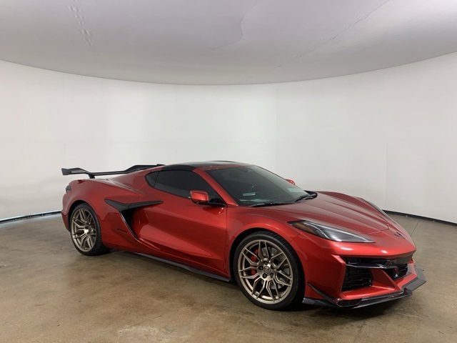 Used 2025 Chevrolet Corvette Z06 w/ Stealth Interior Trim Package image 5