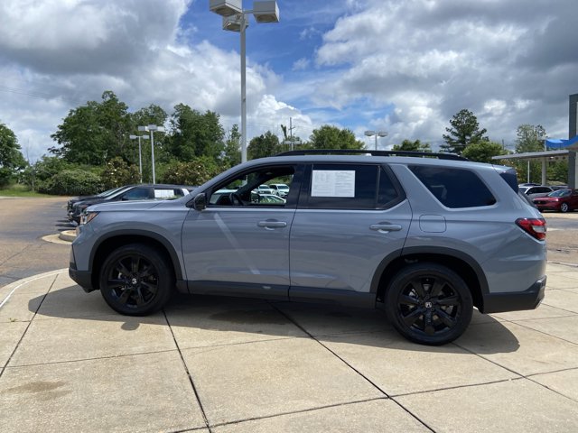 Used 2025 Honda Pilot Black Edition image 8