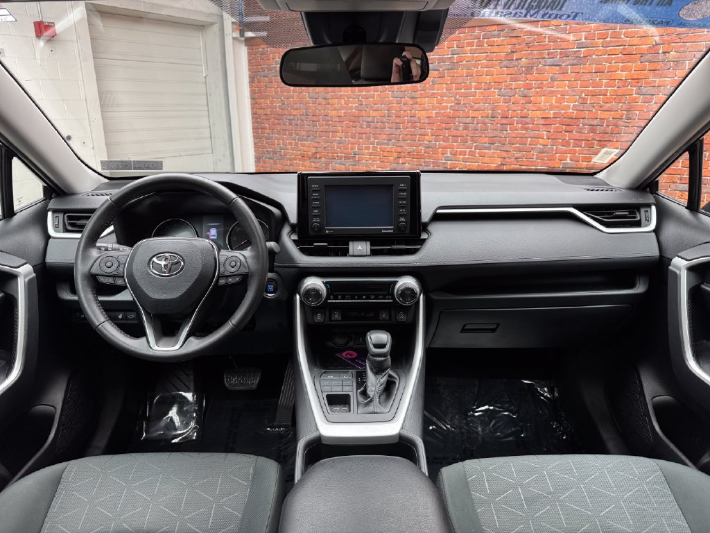 Used 2020 Toyota RAV4 XLE w/ Convenience Package AWD/4WD image 15