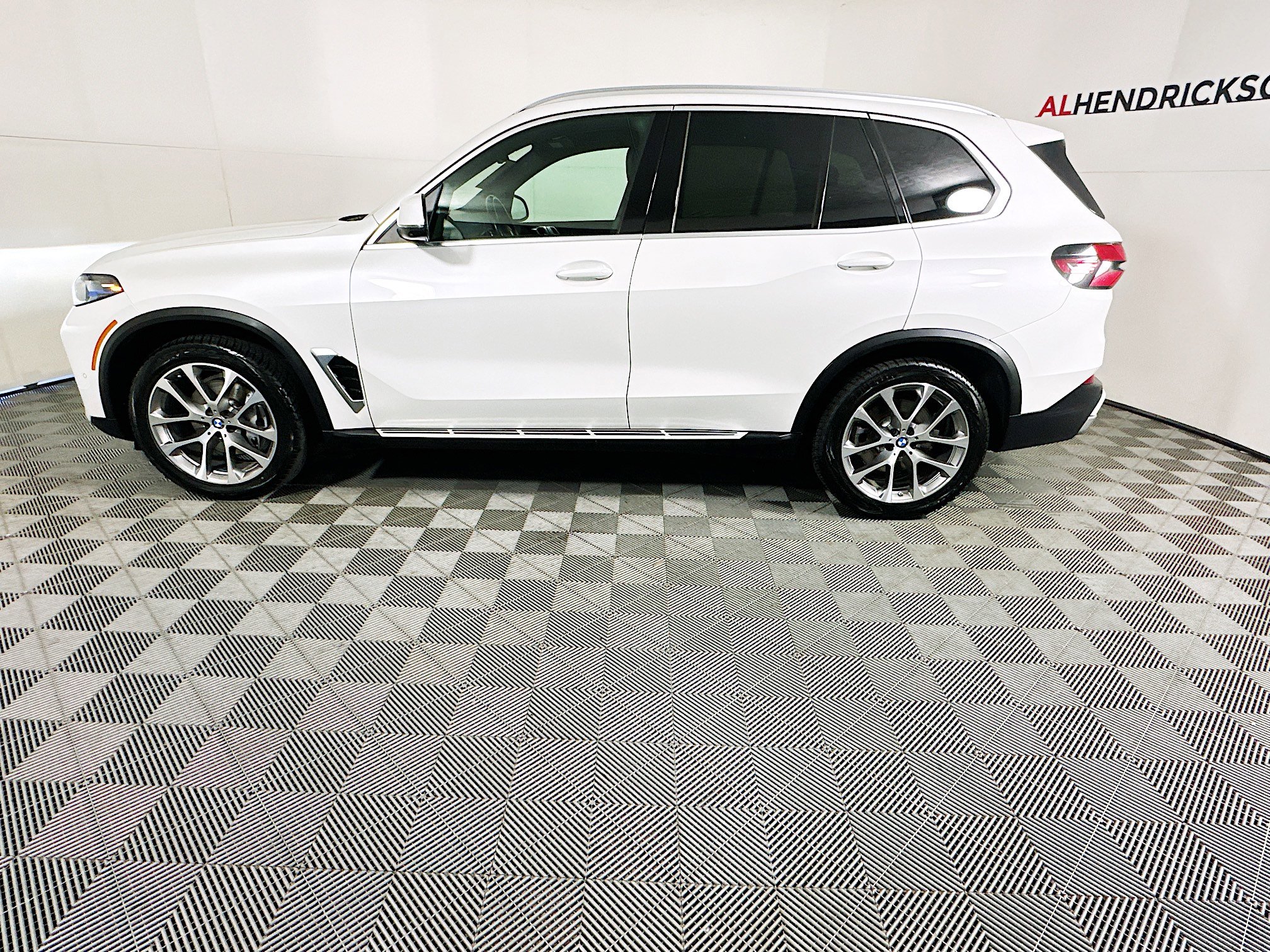 Used 2024 BMW X5 sDrive40i image 6