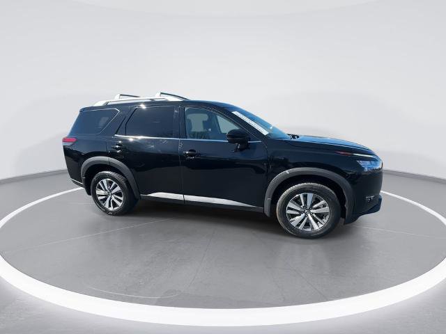 Certified 2023 Nissan Pathfinder SL w/ Lighting Package (N92) AWD/4WD image 2