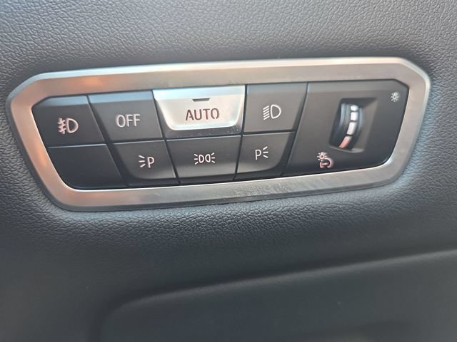 Used 2021 BMW X7 xDrive40i w/ Premium Package AWD/4WD image 28