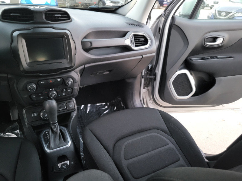 Used 2019 Jeep Renegade Latitude w/ Cold Weather Group AWD/4WD image 27