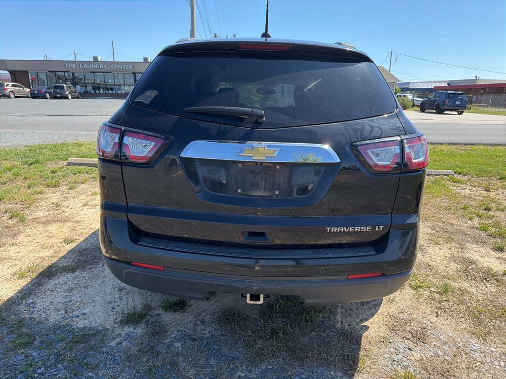 Used 2016 Chevrolet Traverse LT w/ Style and Technology Package FWD image 5