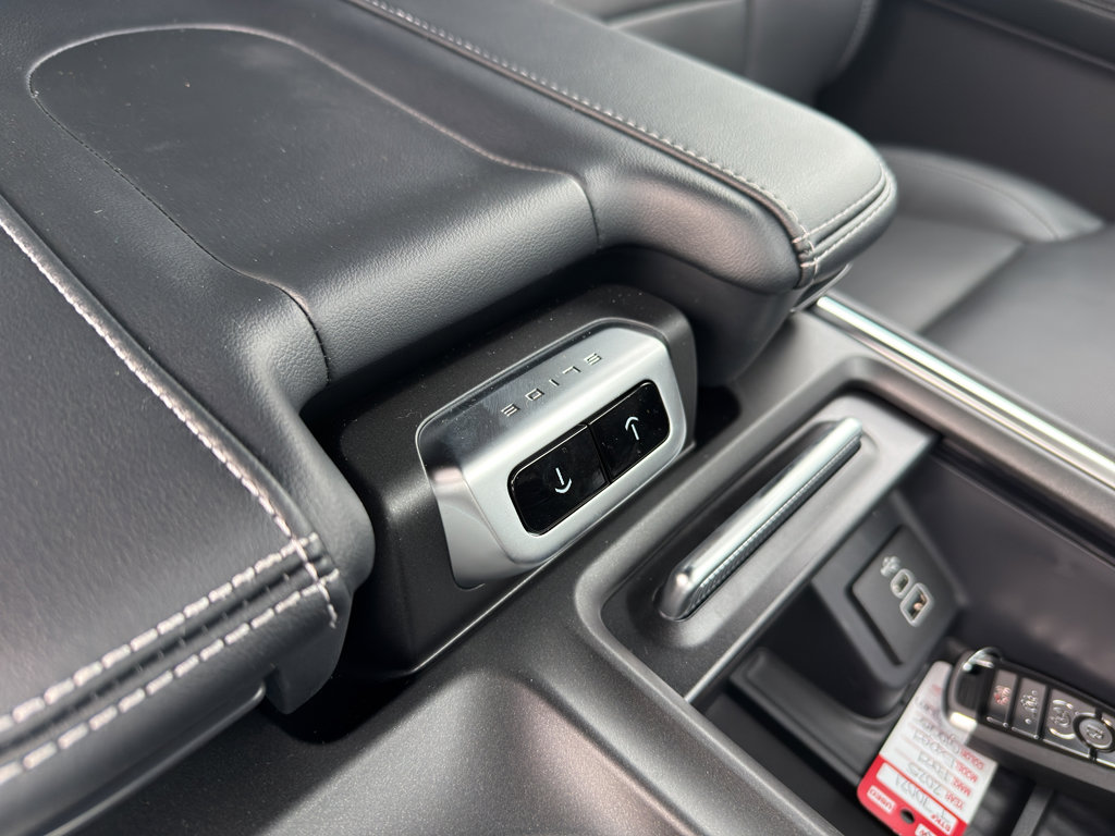 New 2025 Ford Expedition Platinum w/ Stealth Performance Package image 13