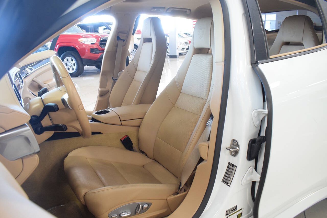 Used 2016 Porsche Panamera AWD/4WD image 51