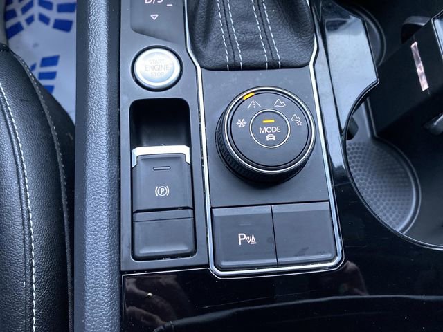 Used 2023 Volkswagen Atlas SEL R-Line image 23