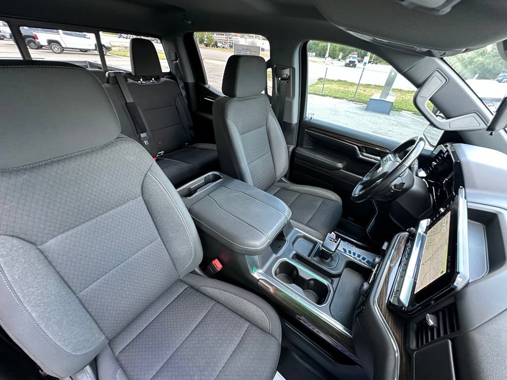 Used 2023 Chevrolet Silverado 1500 LT AWD/4WD image 18