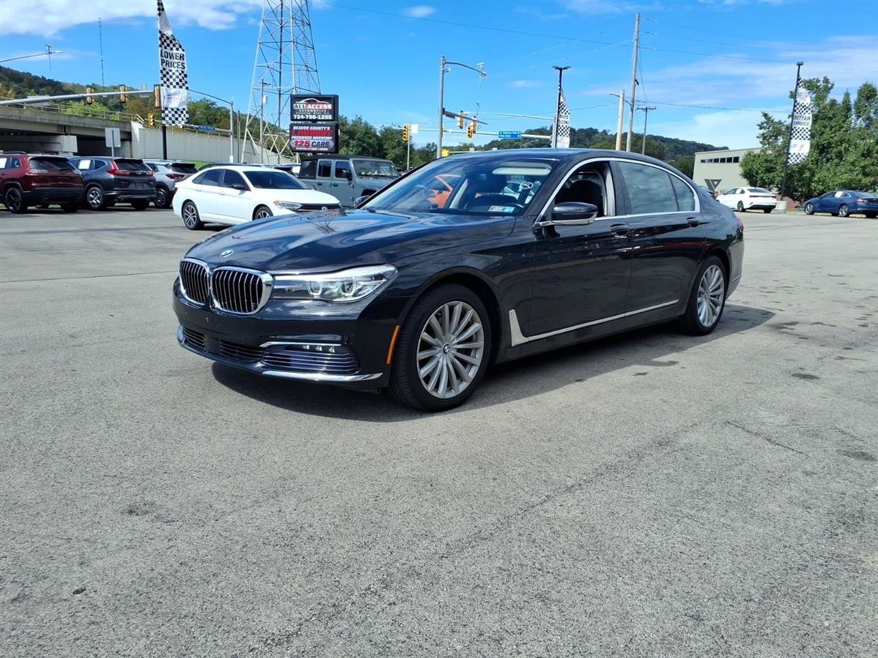 Used 2017 BMW 740i xDrive AWD/4WD image 3