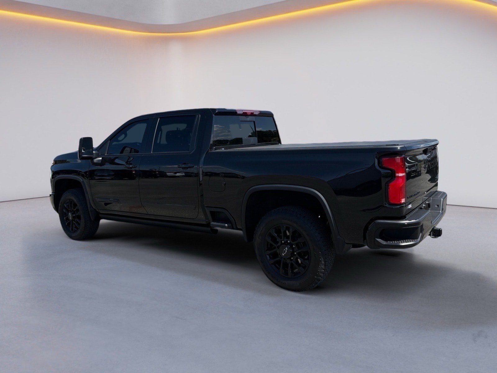Used 2025 Chevrolet Silverado 2500 High Country w/ Midnight Edition AWD/4WD image 5