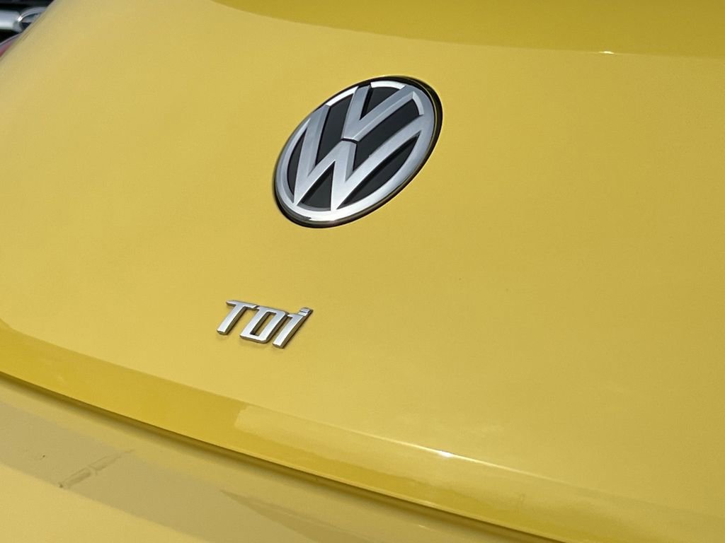 Used 2014 Volkswagen Beetle TDI image 7