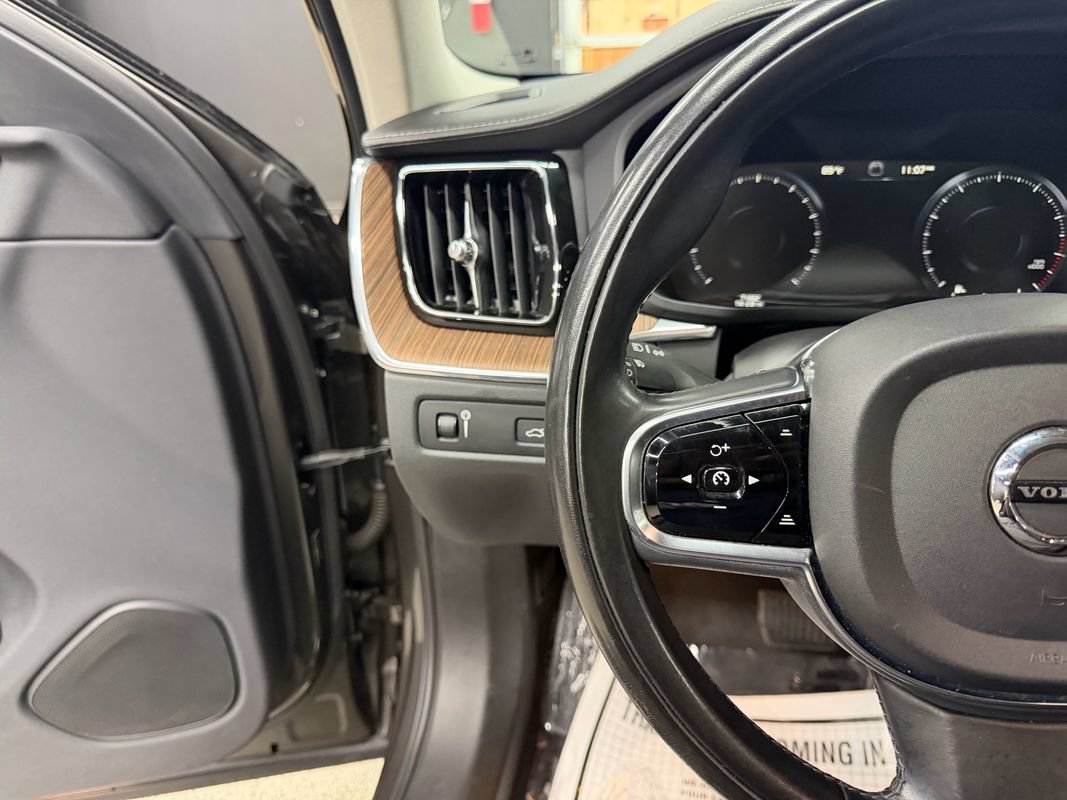 Used 2019 Volvo XC60 T6 Inscription w/ Protection Package Premier AWD/4WD image 25