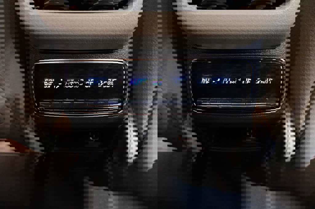 Used 2020 Mercedes-Benz GLS 450 4MATIC image 32