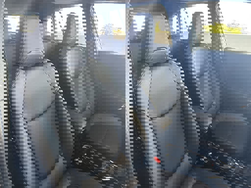 Used 2024 Toyota Corolla Cross XLE w/ Convenience Package image 27