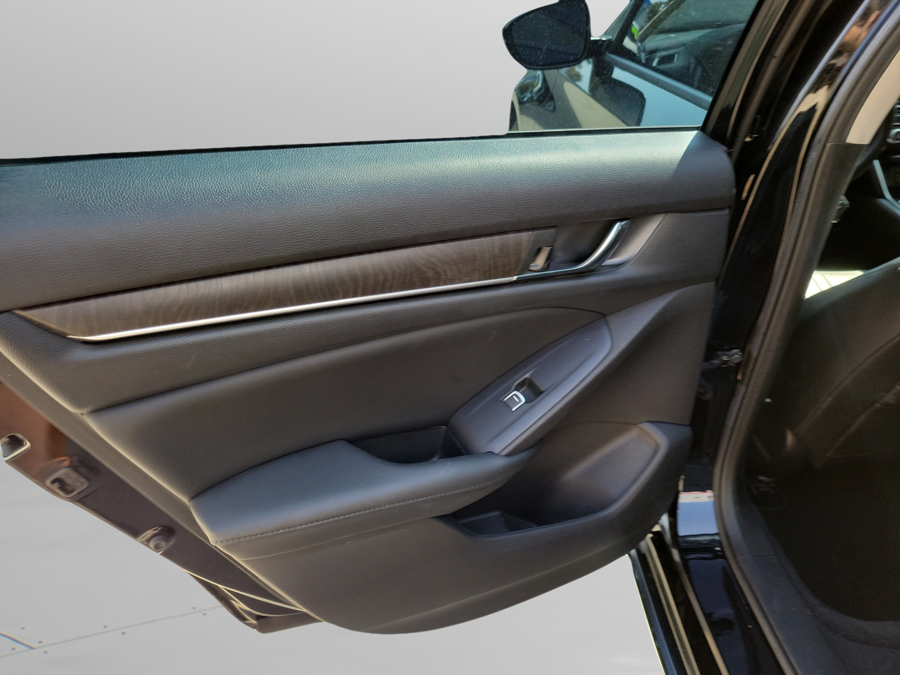 Used 2021 Honda Accord EX-L image 25
