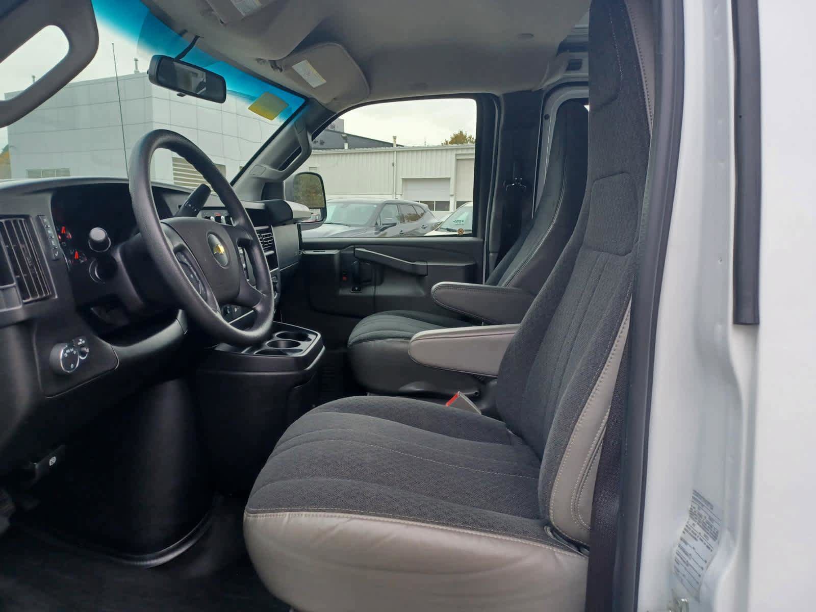 Used 2022 Chevrolet Express 2500 w/ Driver Convenience Package image 7