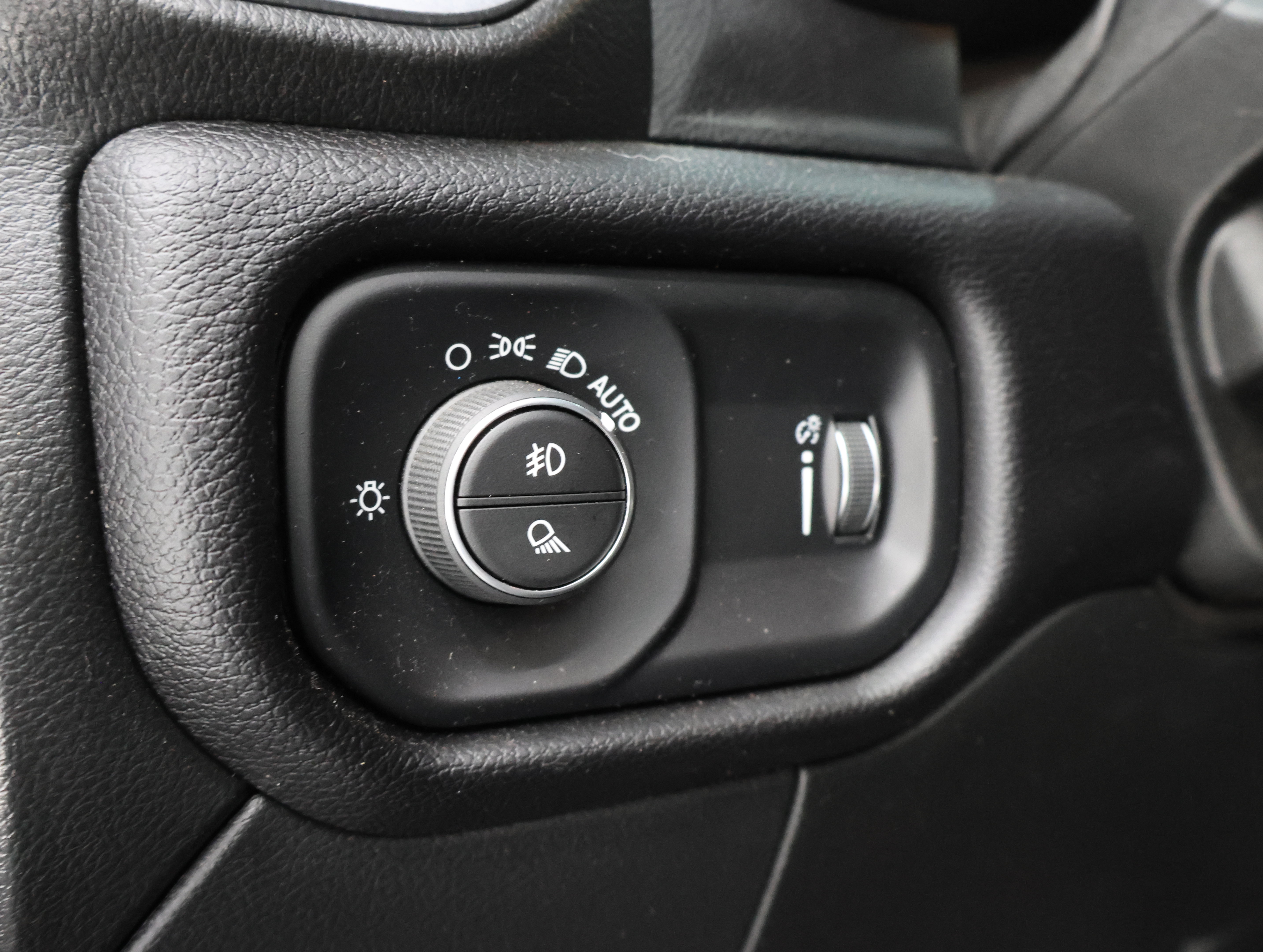 Used 2024 RAM 2500 Big Horn w/ Night Edition AWD/4WD image 40