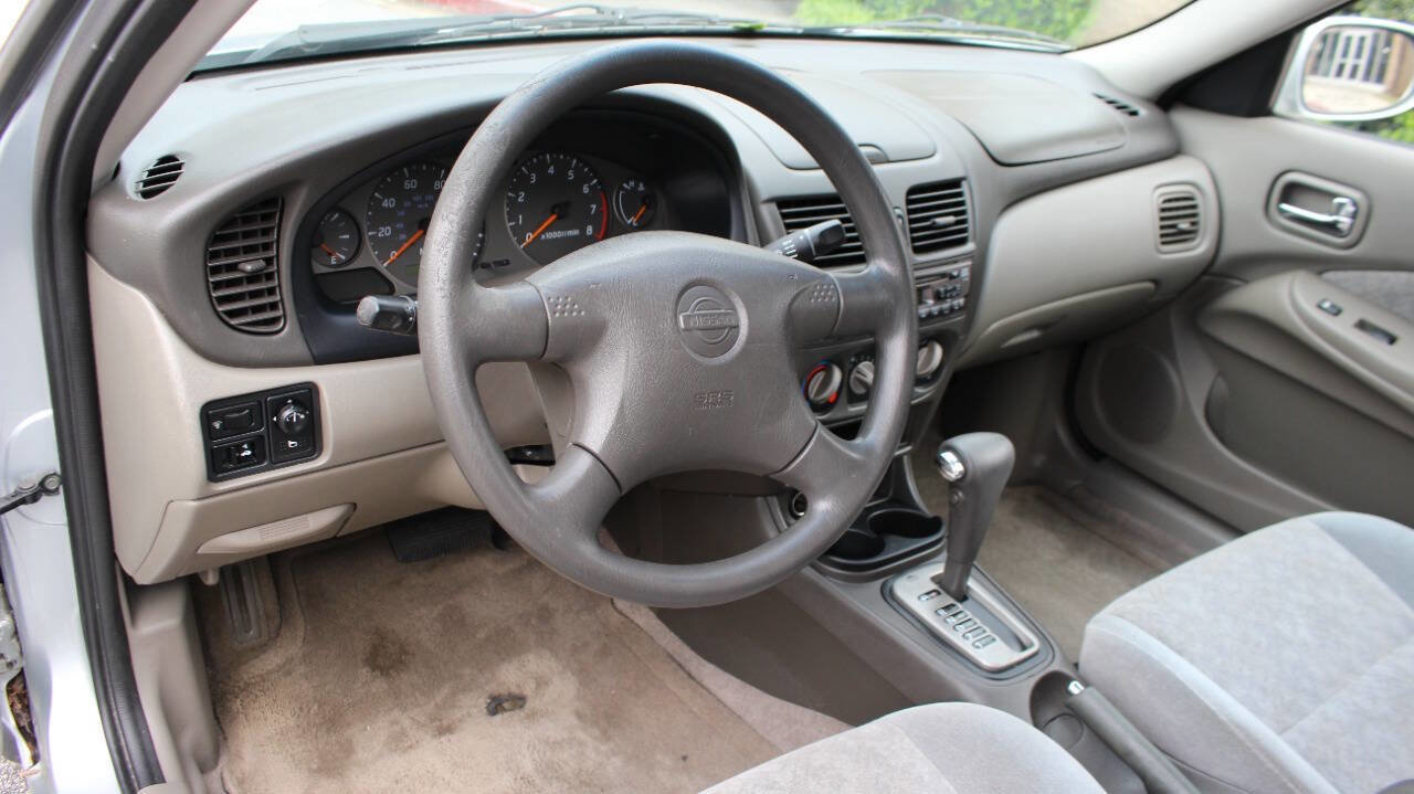 Used 2002 Nissan Sentra GXE image 2