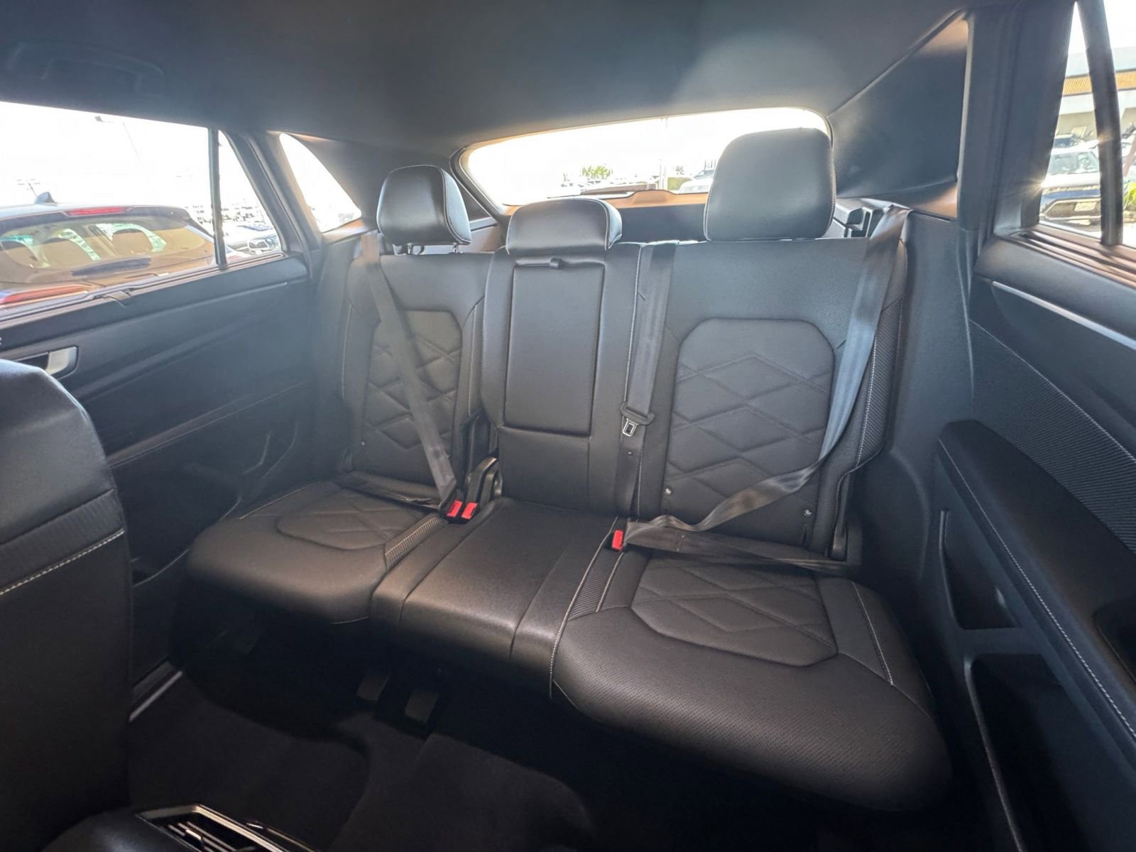 Used 2025 Volkswagen Atlas Cross Sport SE image 40