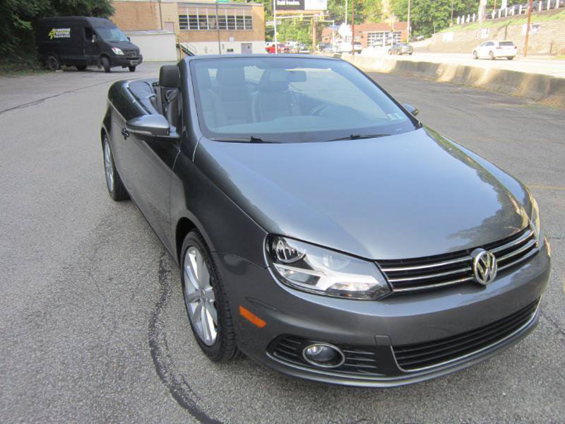 Used 2013 Volkswagen Eos Komfort FWD image 2