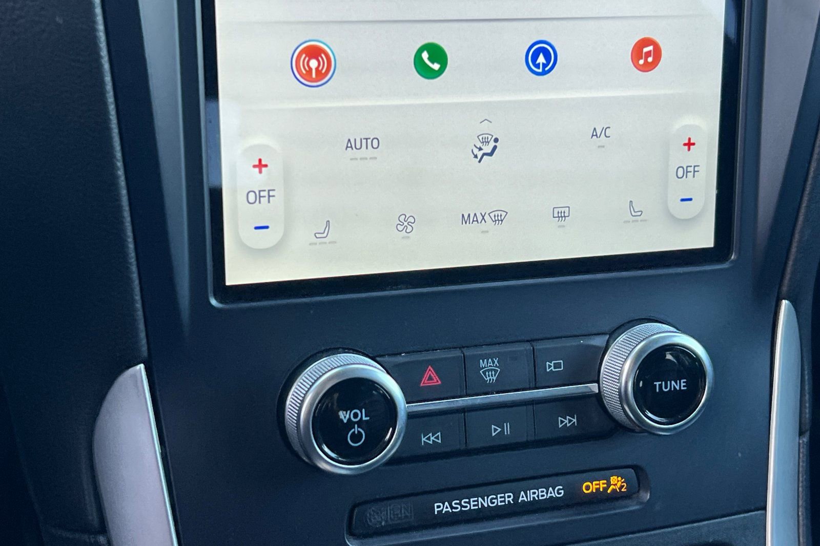 Used 2023 Ford Edge SEL image 18