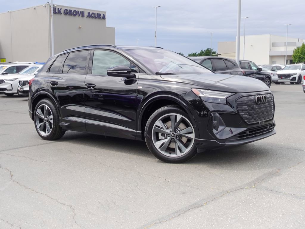 Used 2024 Audi Q4 e-tron Prestige w/ Black Optic Package AWD/4WD image 4