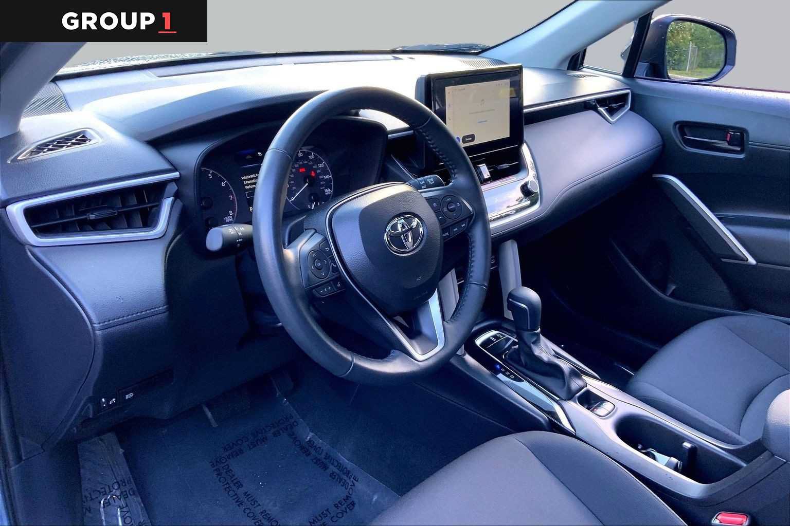 Used 2025 Toyota Corolla Cross LE w/ Moonroof Package AWD/4WD image 18