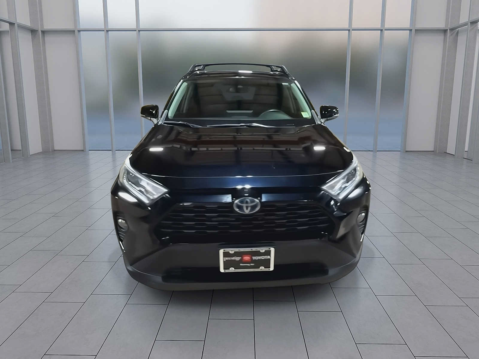 Used 2019 Toyota RAV4 XLE AWD/4WD image 3