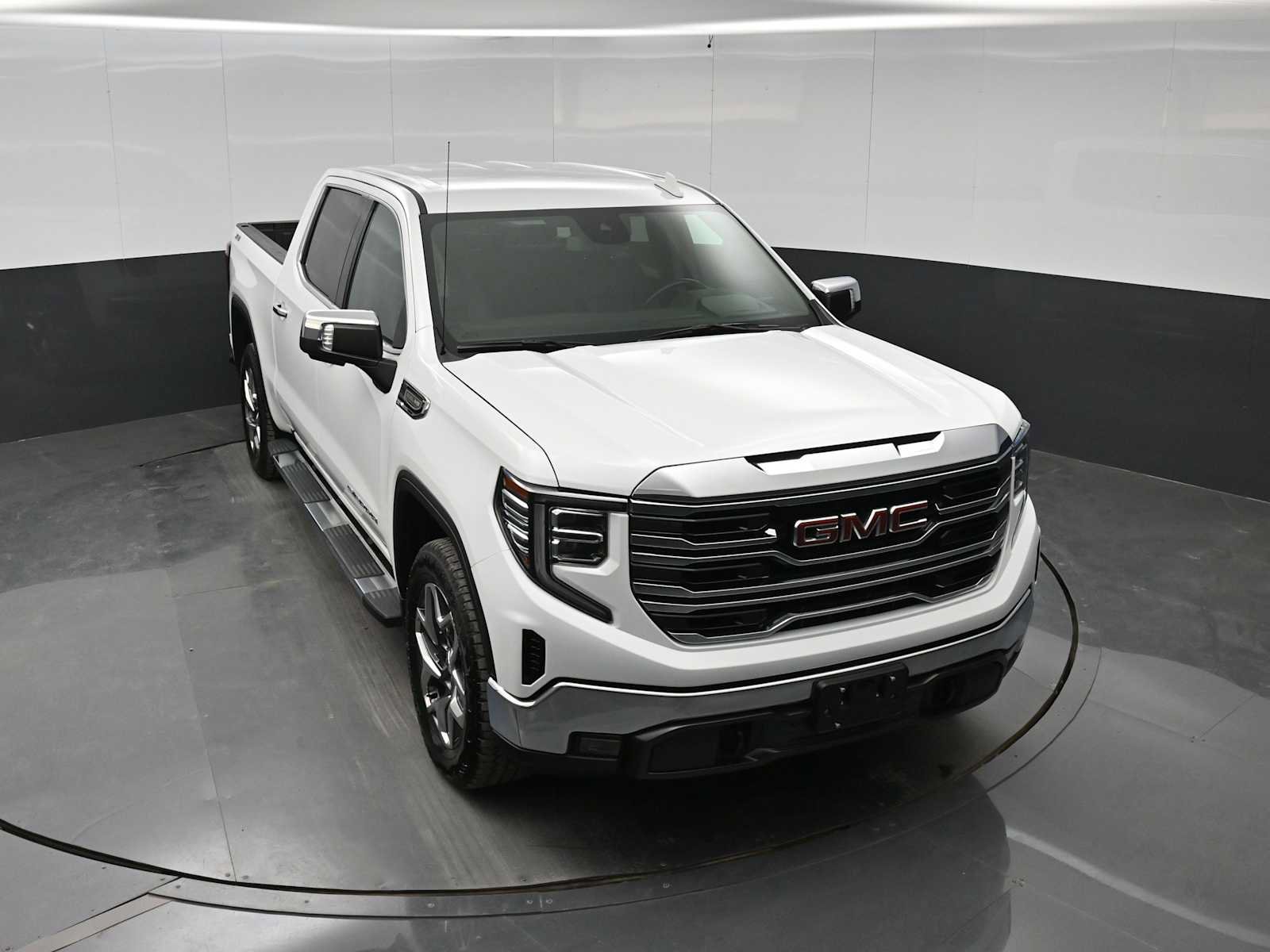 Used 2023 GMC Sierra 1500 SLT w/ SLT Premium Package AWD/4WD image 29