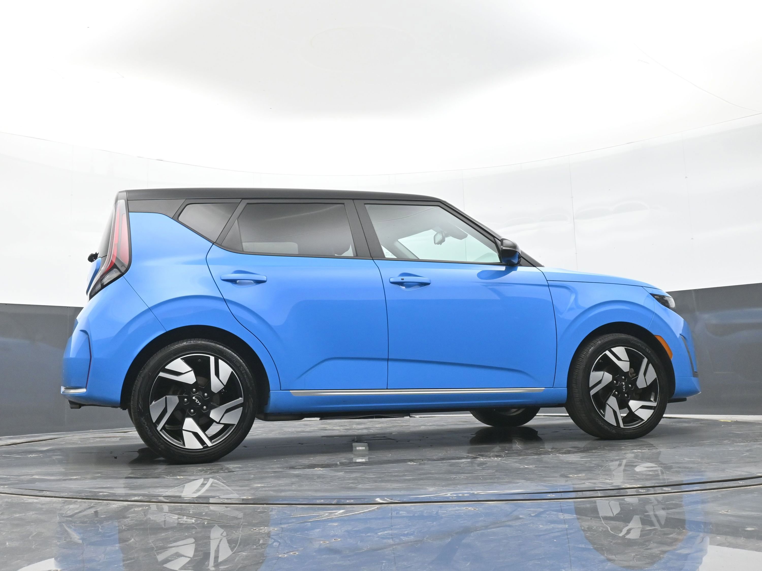 Used 2024 Kia Soul GT-Line FWD image 40
