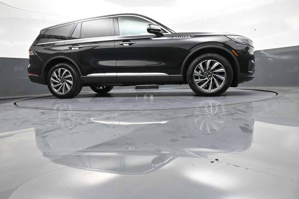 Used 2026 Lincoln Aviator AWD image 33