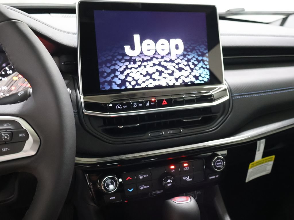 New 2026 Jeep Compass Latitude AWD/4WD image 22
