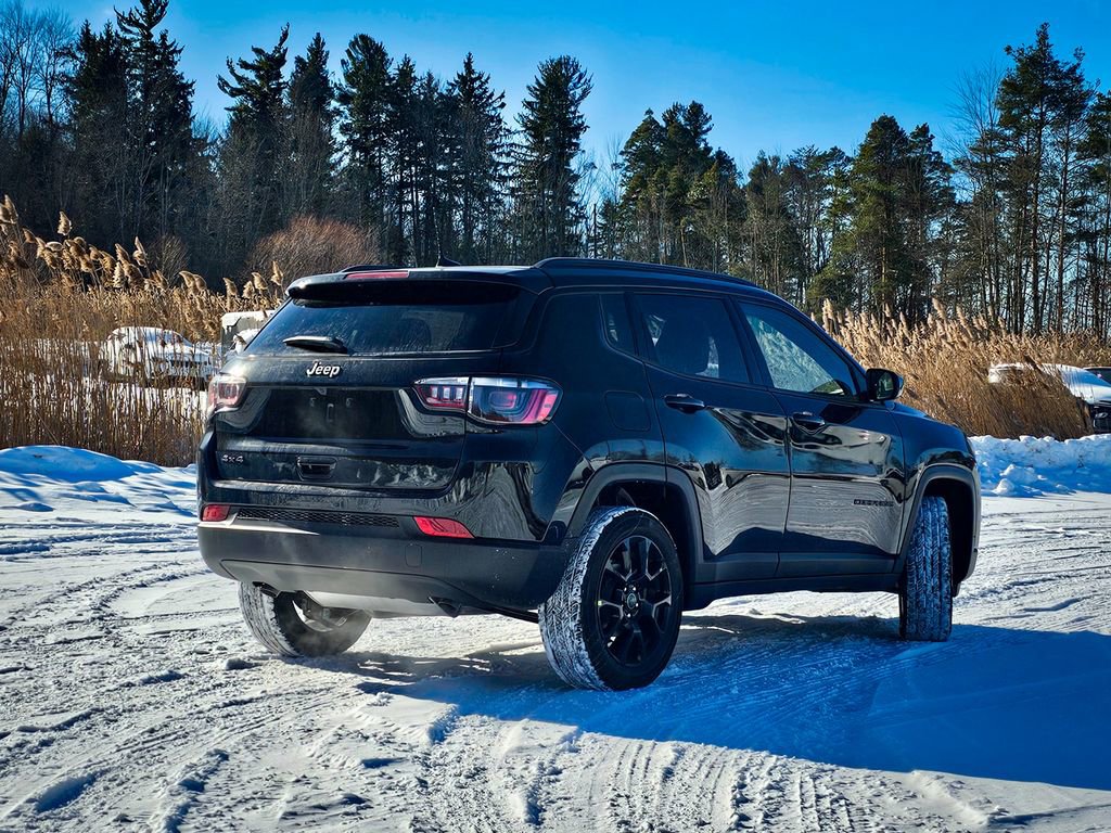 New 2026 Jeep Compass Latitude image 3