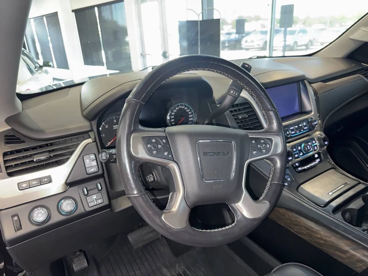 Used 2018 GMC Yukon Denali w/ Open Road Package AWD/4WD image 19