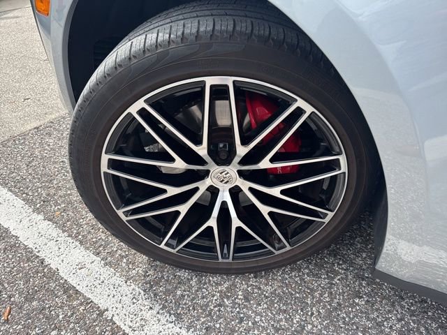 Used 2024 Porsche Macan S image 4