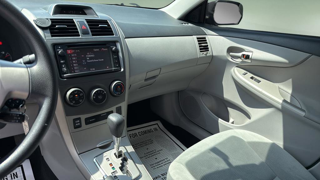 Used 2013 Toyota Corolla LE FWD image 21
