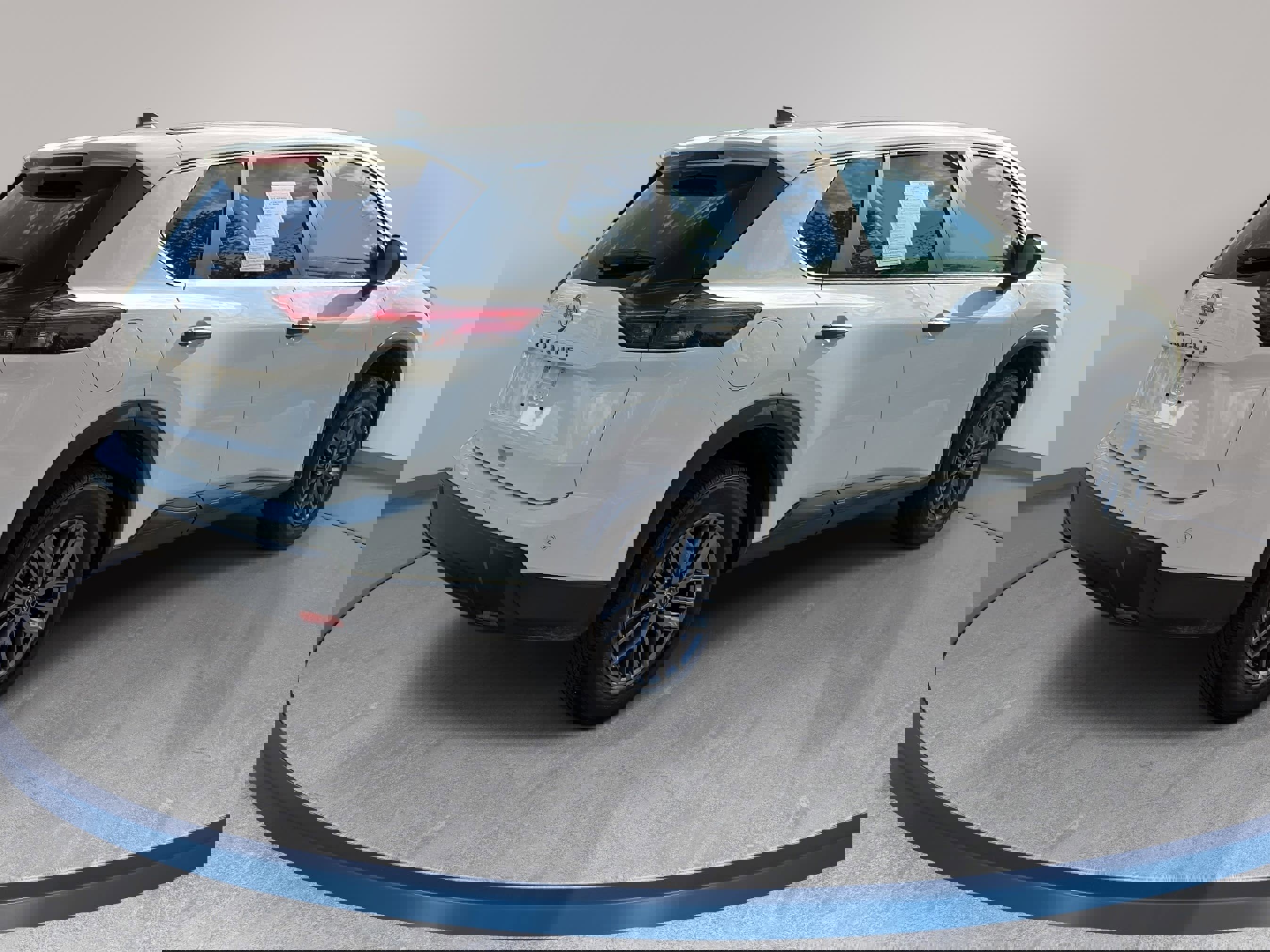 Used 2024 Nissan Rogue S FWD image 5